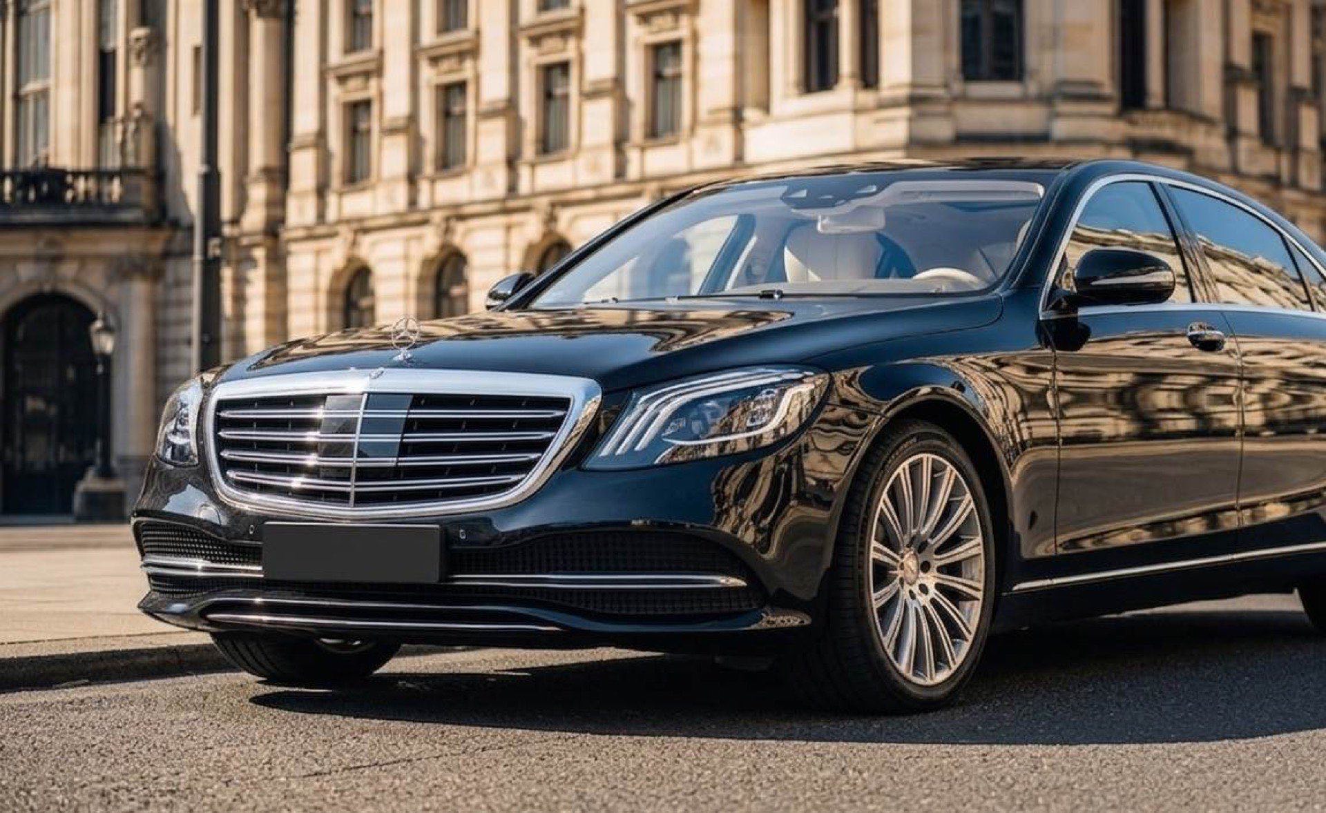 Mercedes-Benz Classe S nera, vettura executive per il servizio NCC Taxi Rossi Autonoleggio